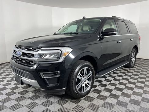 Used 2023 Ford Expedition Limited image 5