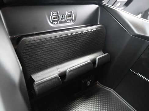 Used 2024 RAM 2500 Big Horn w/ Snow Chief Group image 25