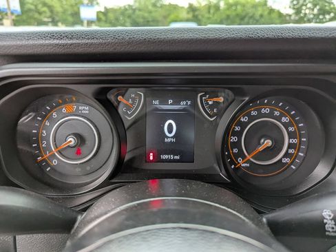 Used 2025 Jeep Wrangler Unlimited Sport AWD/4WD image 18