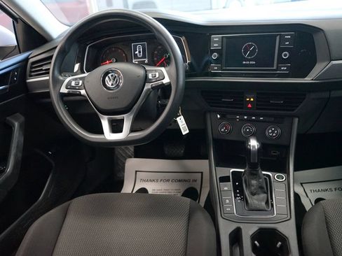 Used 2019 Volkswagen Jetta R-Line FWD image 10