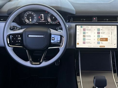 New 2026 Land Rover Range Rover Velar Dynamic SE image 13