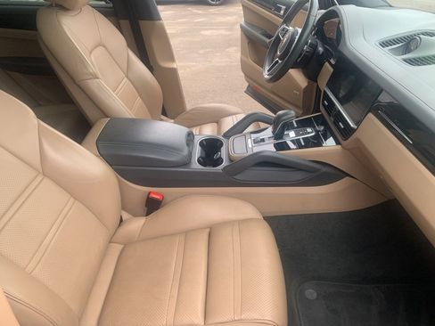 Used 2020 Porsche Cayenne image 15