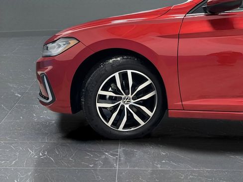 Used 2025 Volkswagen Jetta SE w/ Sunroof Package image 33