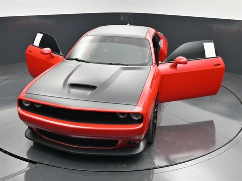 Used 2019 Dodge Challenger R/T Scat Pack w/ T/A Package RWD image 36