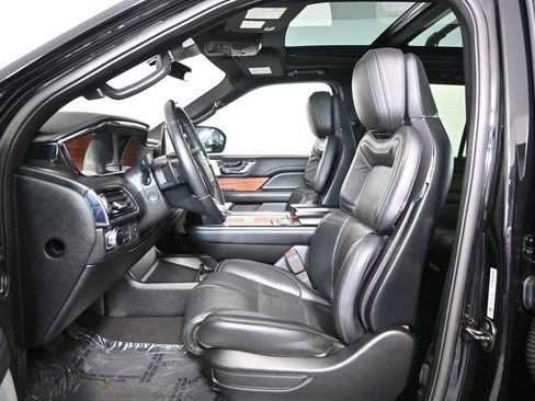Used 2018 Lincoln Navigator Reserve w/ Technology Package AWD/4WD image 23