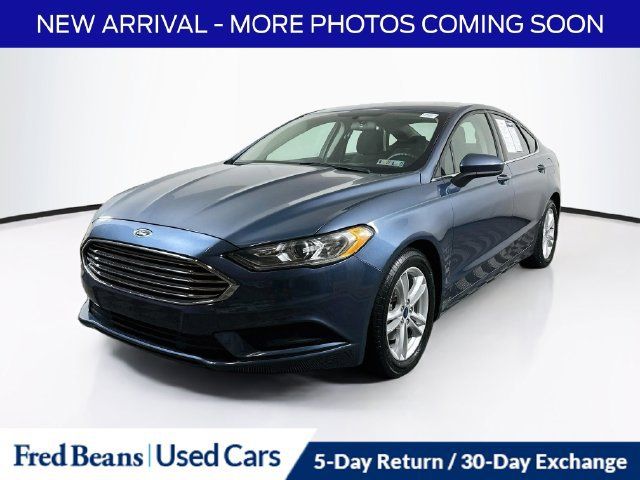 Used 2018 Ford Fusion SE w/ Fusion SE Technology Package FWD image 3