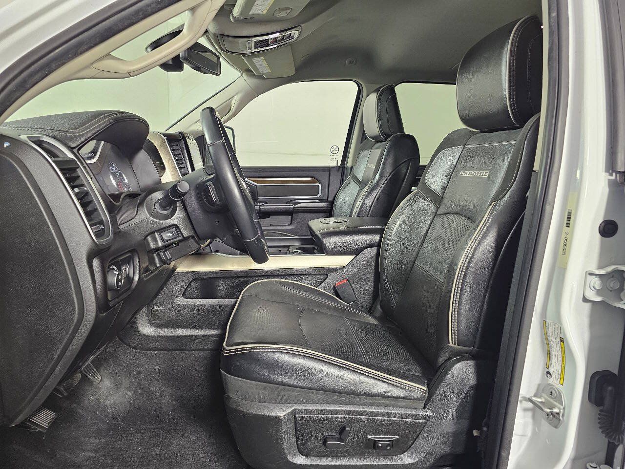 Used 2023 RAM 2500 Laramie AWD/4WD image 12
