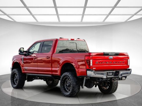 Used 2022 Ford F250 Lariat w/ Lariat Value Package image 2