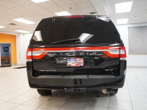 Used 2015 Lincoln Navigator 4WD image 13