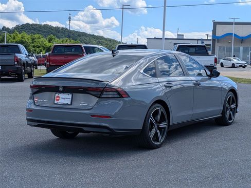 Used 2023 Honda Accord Sport image 5