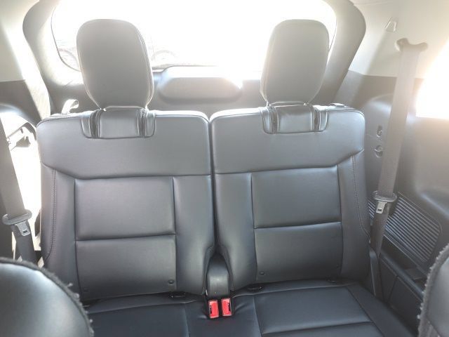 Used 2022 Ford Explorer XLT AWD/4WD image 16