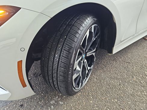 Certified 2025 BMW 330i Sedan w/ Premium Package image 35