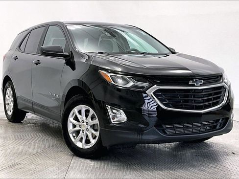 Used 2020 Chevrolet Equinox LS w/ LS Convenience Package image 11