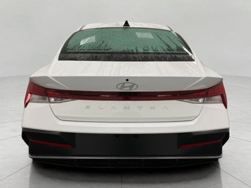 Certified 2025 Hyundai Elantra SEL FWD image 38