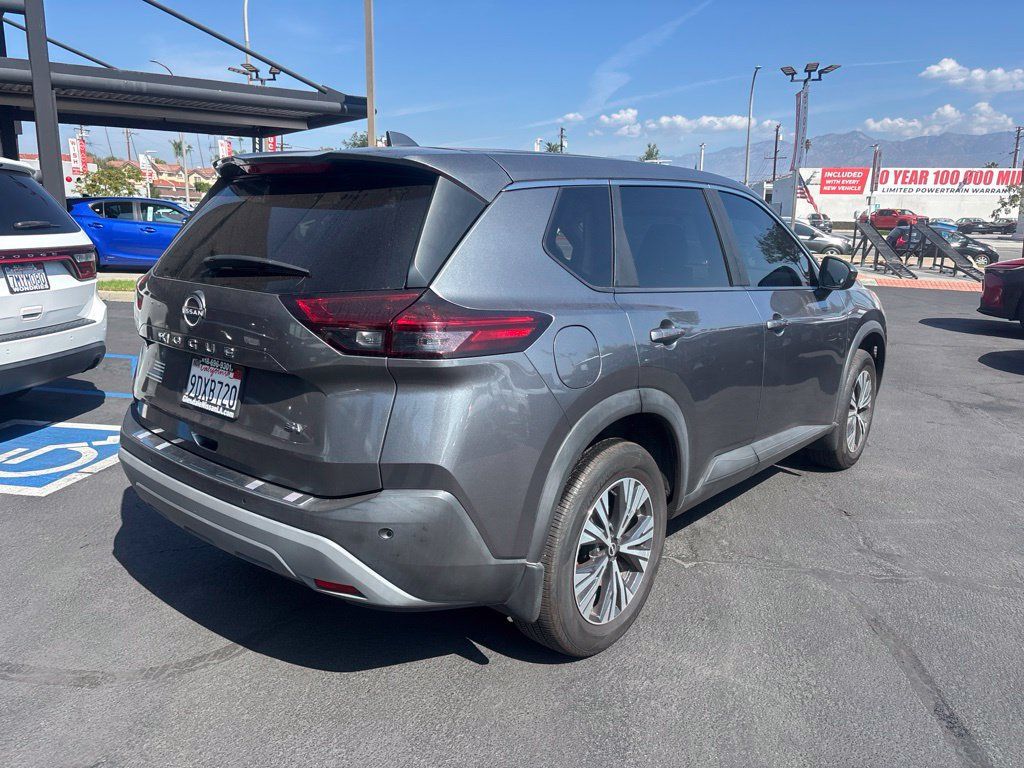 Used 2023 Nissan Rogue SV FWD image 4