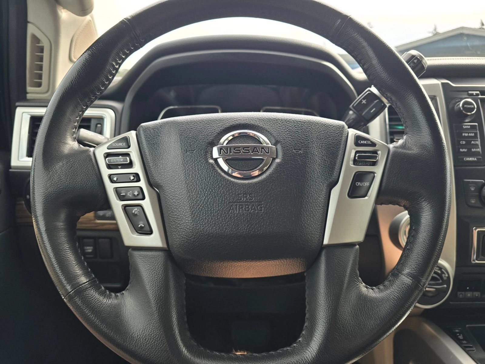 Used 2016 Nissan Titan SL AWD/4WD image 23