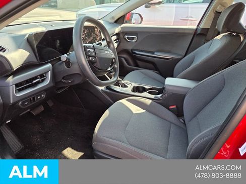 Used 2025 Kia K4 FWD image 3