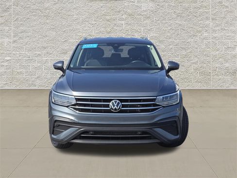 Certified 2023 Volkswagen Tiguan SE AWD/4WD image 2