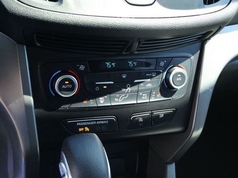 Used 2018 Ford Escape SE FWD image 36