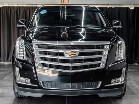 Used 2020 Cadillac Escalade ESV Luxury RWD image 6