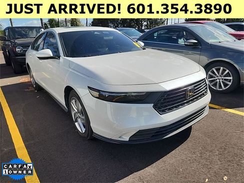 Used 2023 Honda Accord EX image 1
