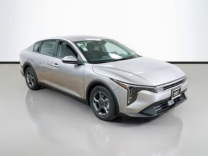 New 2025 Kia K4 LXS