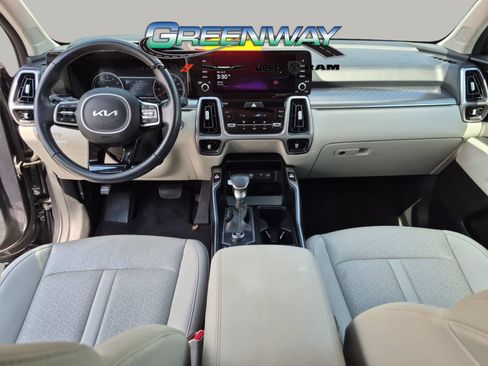 Used 2023 Kia Sorento S FWD image 8