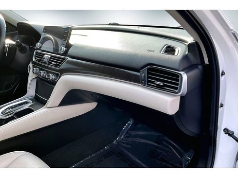 Used 2021 Honda Accord Touring image 23
