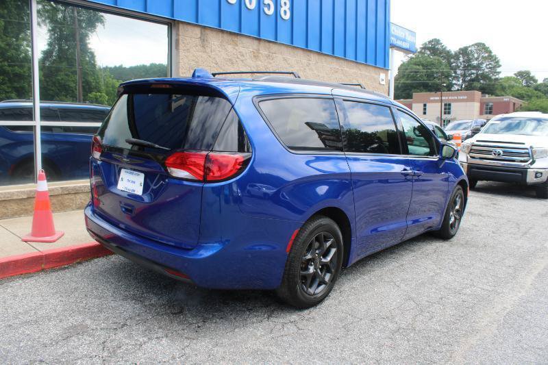 Used 2019 Chrysler Pacifica Touring-L w/ Advanced Safetytec Group FWD image 4