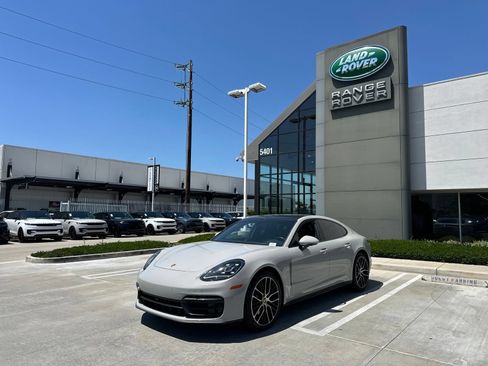 Used 2023 Porsche Panamera image 1