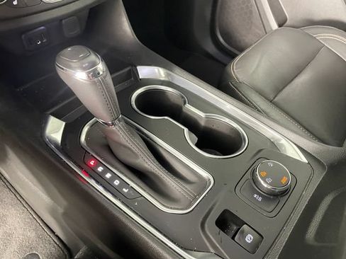 Certified 2019 Chevrolet Traverse LT AWD/4WD image 9