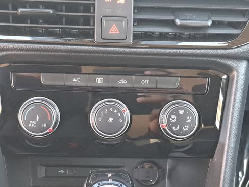 Certified 2024 Volkswagen Taos S w/ MDO Package image 20