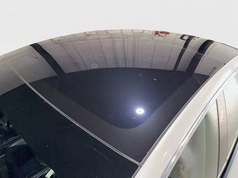 Used 2019 Tesla Model 3 Standard Range image 13