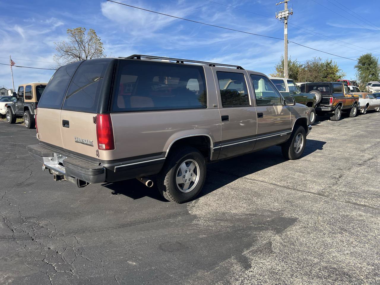 Used 1992 Chevrolet Suburban 4WD image 4