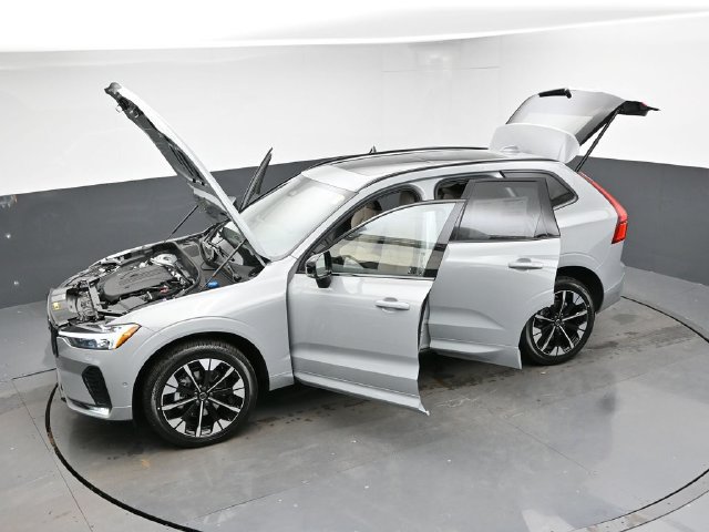 New 2026 Volvo XC60 B5 Plus w/ Protection Package Premier AWD/4WD image 54
