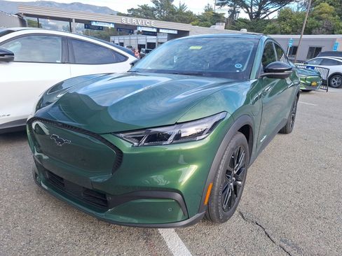 Used 2025 Ford Mustang Mach-E Select w/ Comfort Package Lite image 3