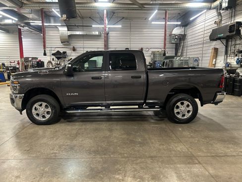 Certified 2026 RAM 2500 Big Horn AWD/4WD image 30