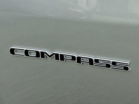 Used 2023 Jeep Compass Latitude AWD/4WD image 30