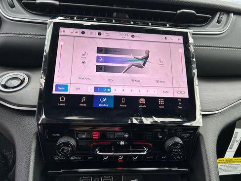 New 2025 Jeep Grand Cherokee Limited w/ Black Appearance Package image 12