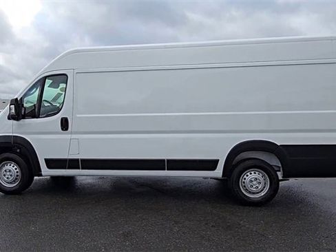 Used 2025 RAM ProMaster 3500 w/ Convenience Group image 9