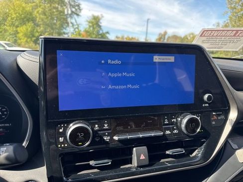 Used 2023 Toyota Highlander Limited image 20