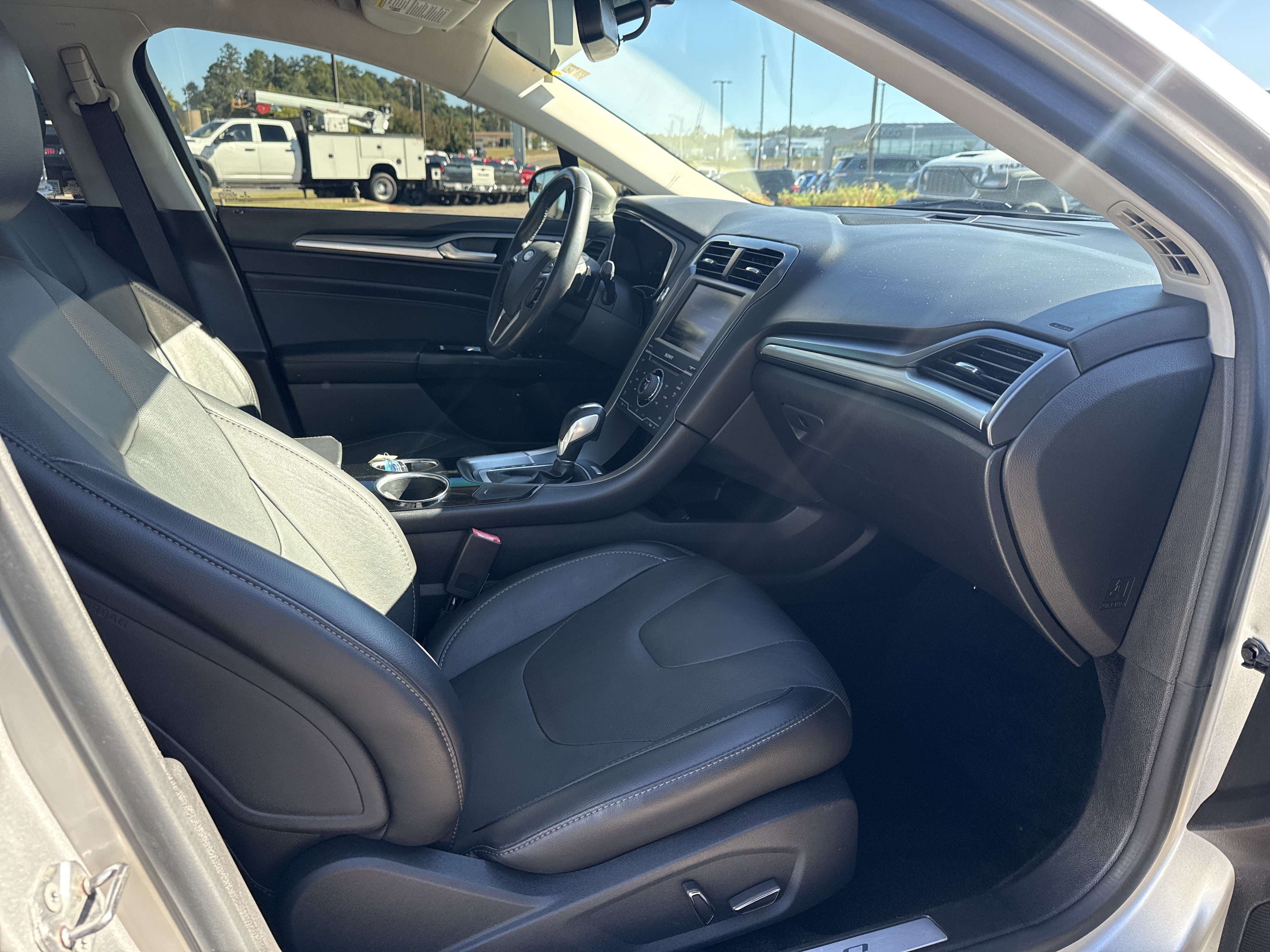 Used 2013 Ford Fusion Titanium FWD image 13