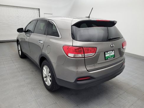 Used 2017 Kia Sorento L FWD image 5
