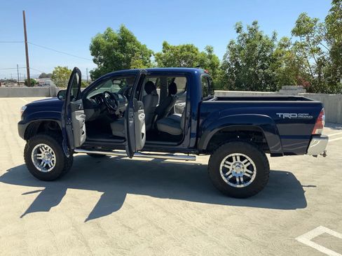 Used 2013 Toyota Tacoma PreRunner w/ TRD Off-Road Pkg RWD image 18