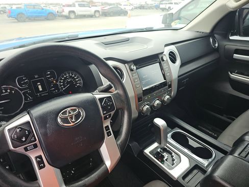 Used 2018 Toyota Tundra SR5 w/ SR5 Upgrade Package image 15