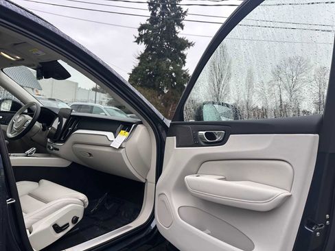 New 2026 Volvo XC60 T8 Ultra w/ Protection Package Premier image 11