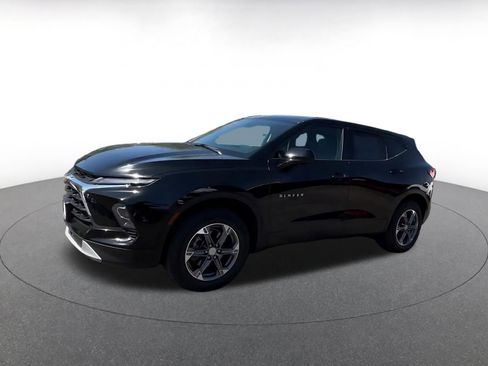 Used 2025 Chevrolet Blazer LT FWD image 8