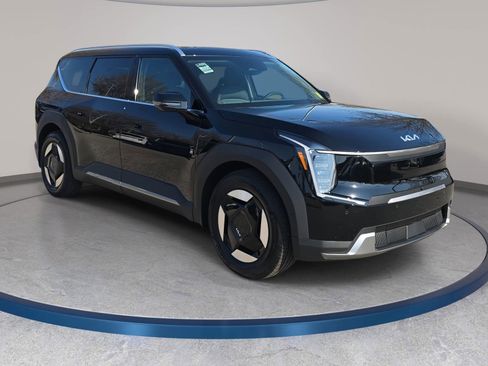 New 2026 Kia EV9 Wind AWD/4WD image 3