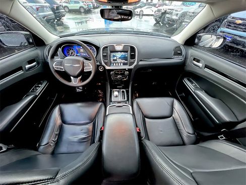 Used 2023 Chrysler 300 Touring w/ Sport Appearance Package image 18