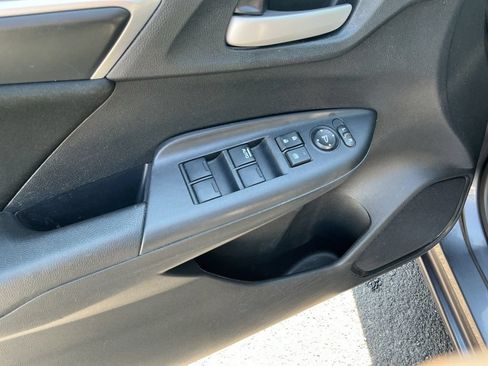 Used 2015 Honda Fit LX image 17